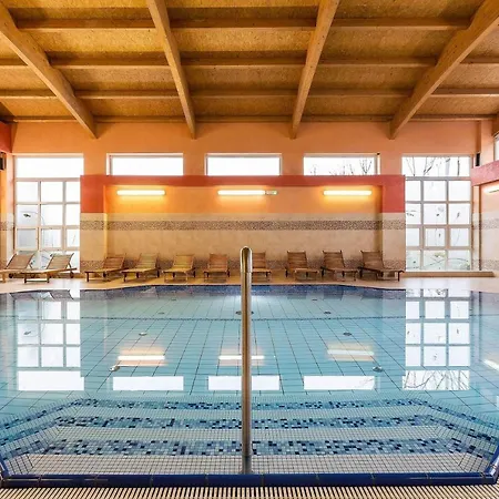 מלון Manufaktura Relaksu 4*