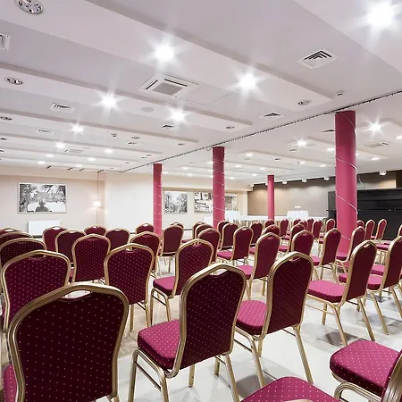 מלון Manufaktura Relaksu